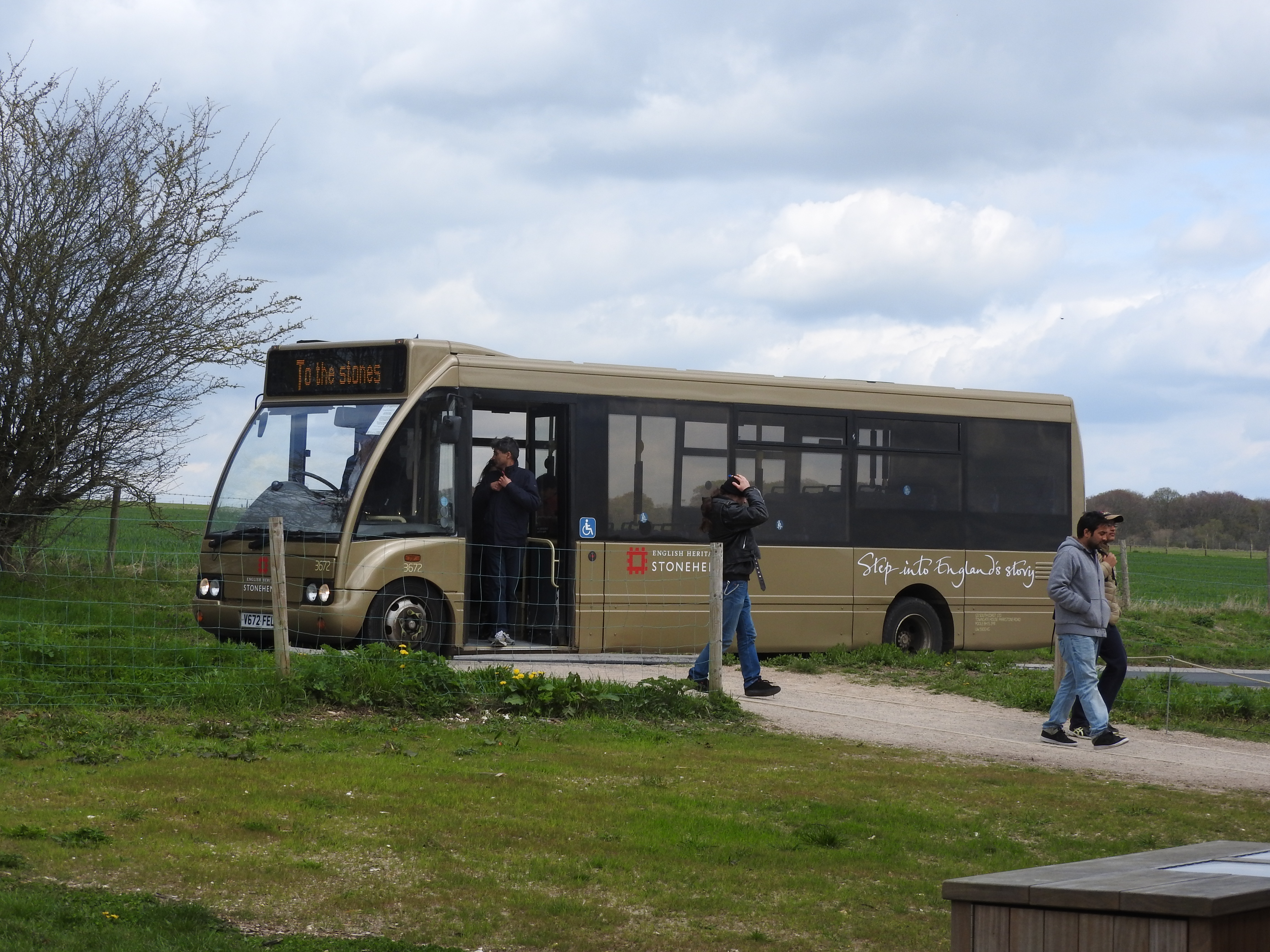 Ônibus que leva até as pedras de Stonehenge (Foto: Alessandra Maróstica)