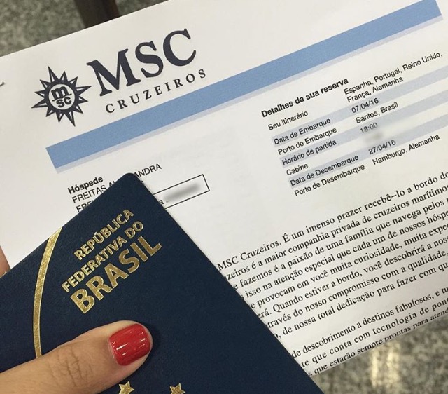 Documentos para check-in antes do embarque no MSC Splendida para a Travessia transatlântica. (Foto: Alessandra Maróstica)