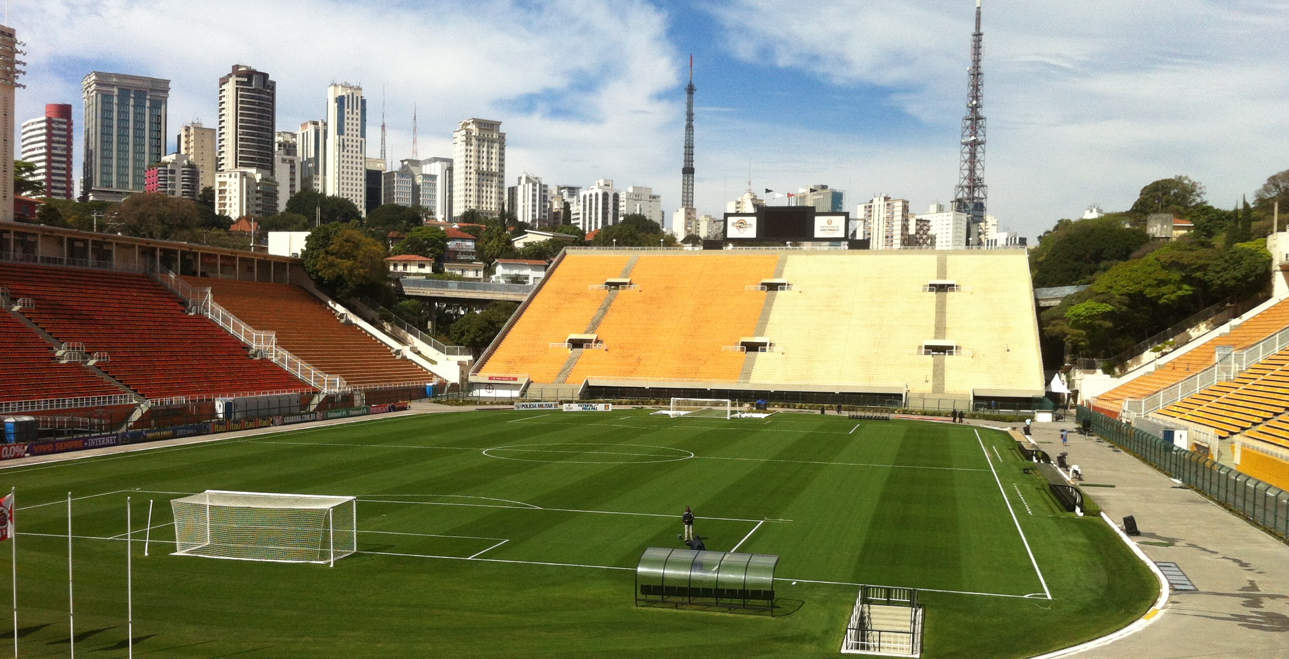 Vista do gramado do Estádio do Pacaembu. Foto: AMF / Blog Tirando Férias