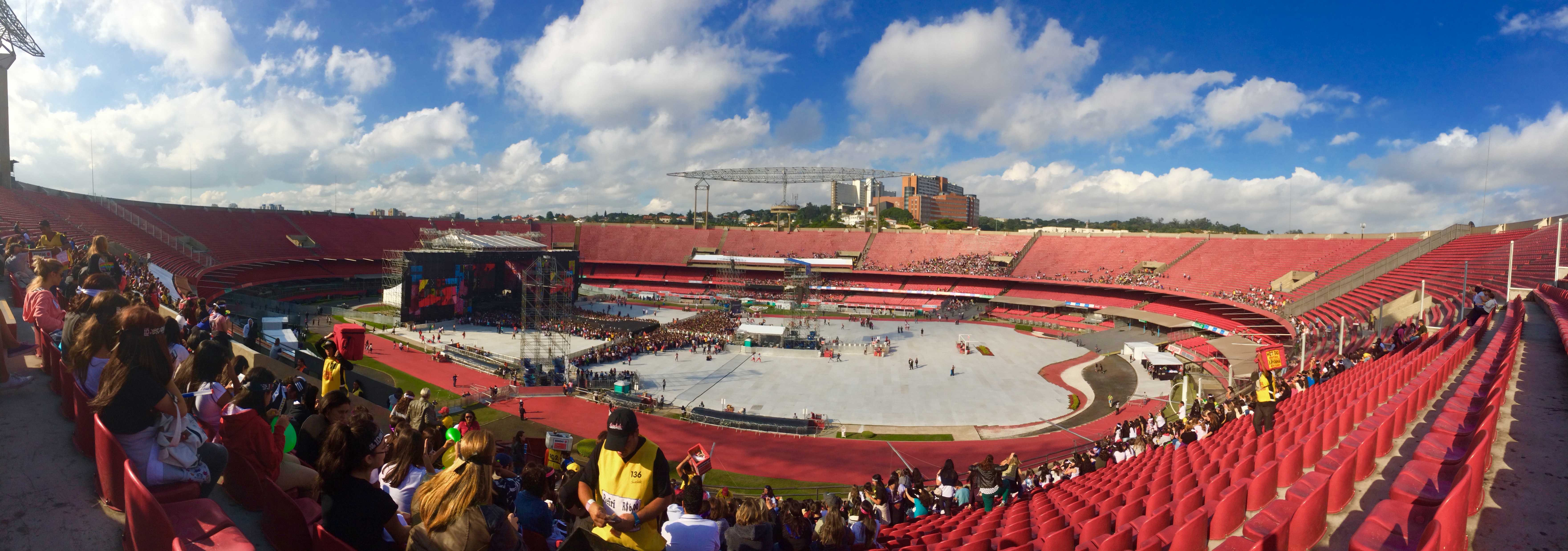Estádio do Morumbi no dia do show da banda One Direction. Foto: AMF / Blog Tirando Férias